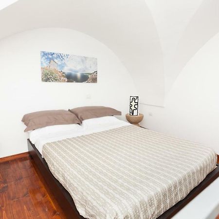La Piccola Dimora Dell' Alcantarine Apartment Lecce Bagian luar foto
