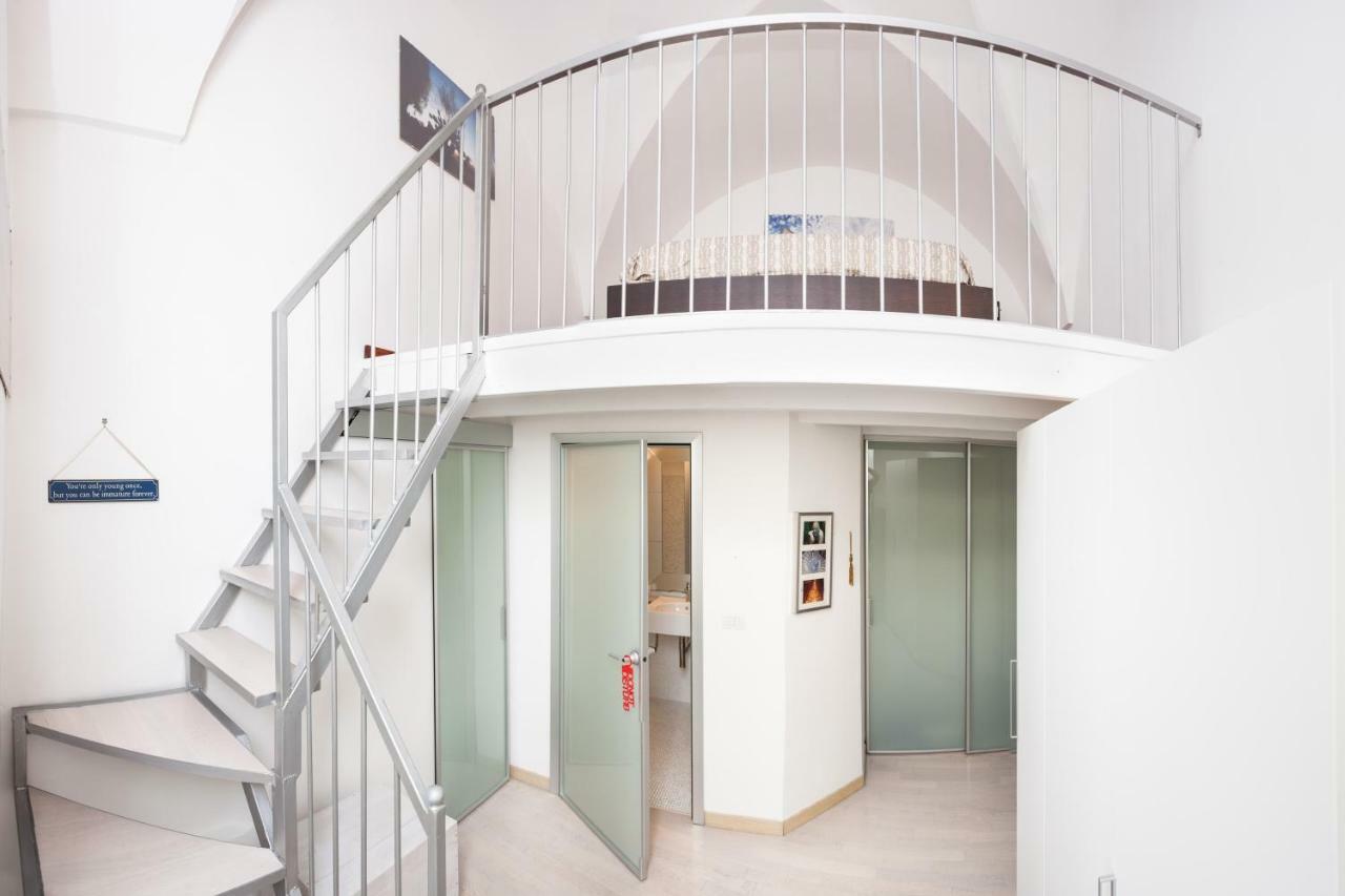 La Piccola Dimora Dell' Alcantarine Apartment Lecce Bagian luar foto