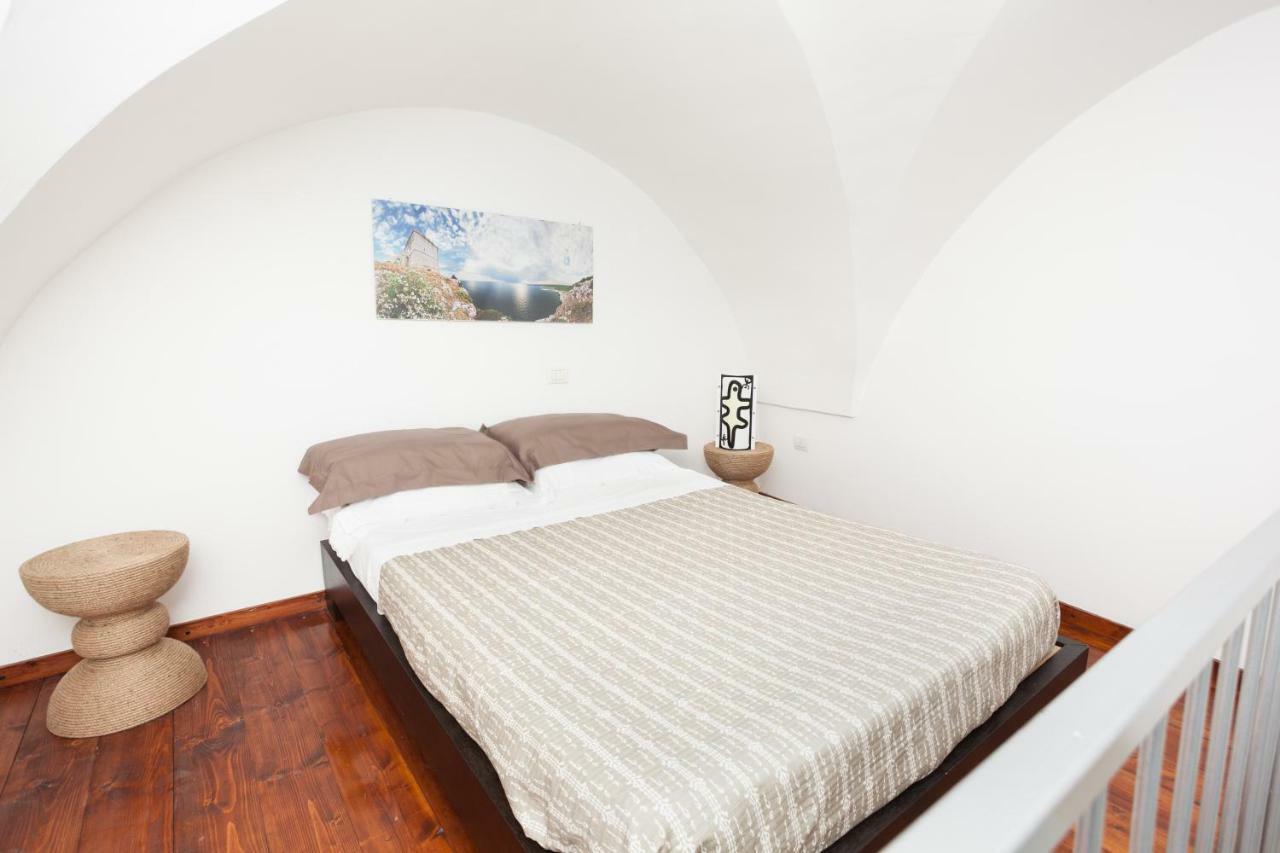 La Piccola Dimora Dell' Alcantarine Apartment Lecce Bagian luar foto