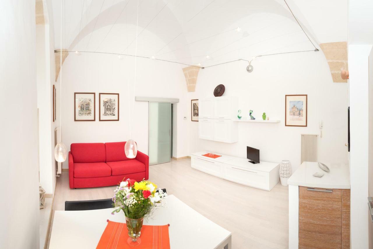 La Piccola Dimora Dell' Alcantarine Apartment Lecce Bagian luar foto