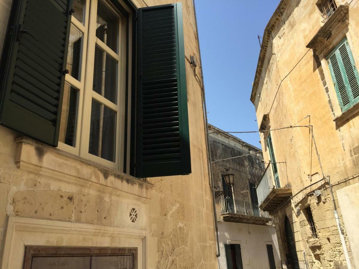 La Piccola Dimora Dell' Alcantarine Apartment Lecce Bagian luar foto